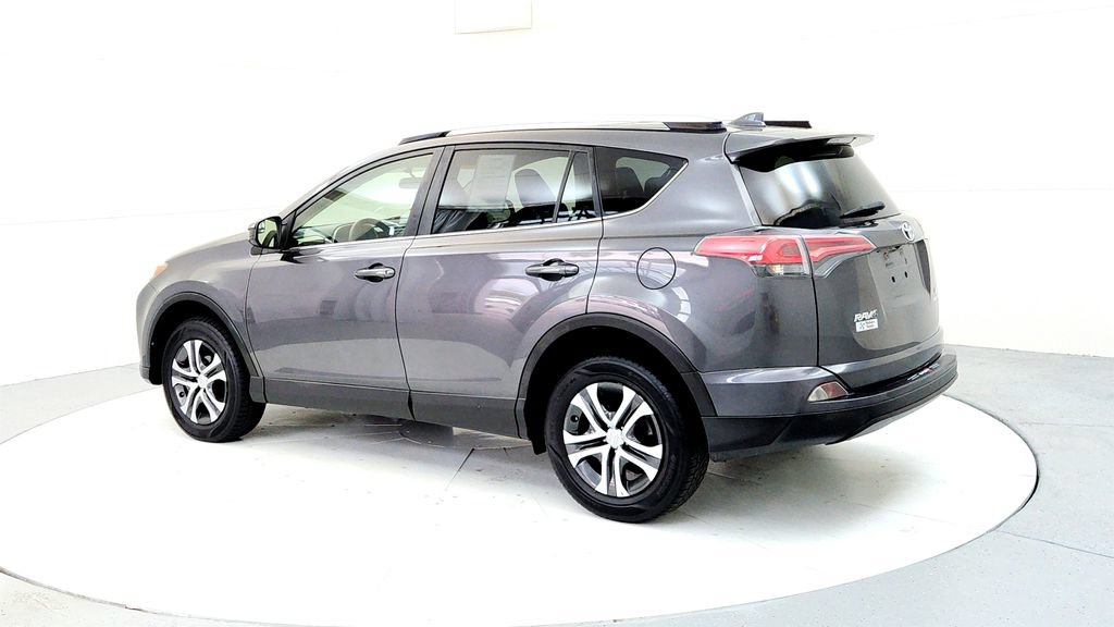 Used 2016 Toyota RAV4 LE AWD/4WD image 4