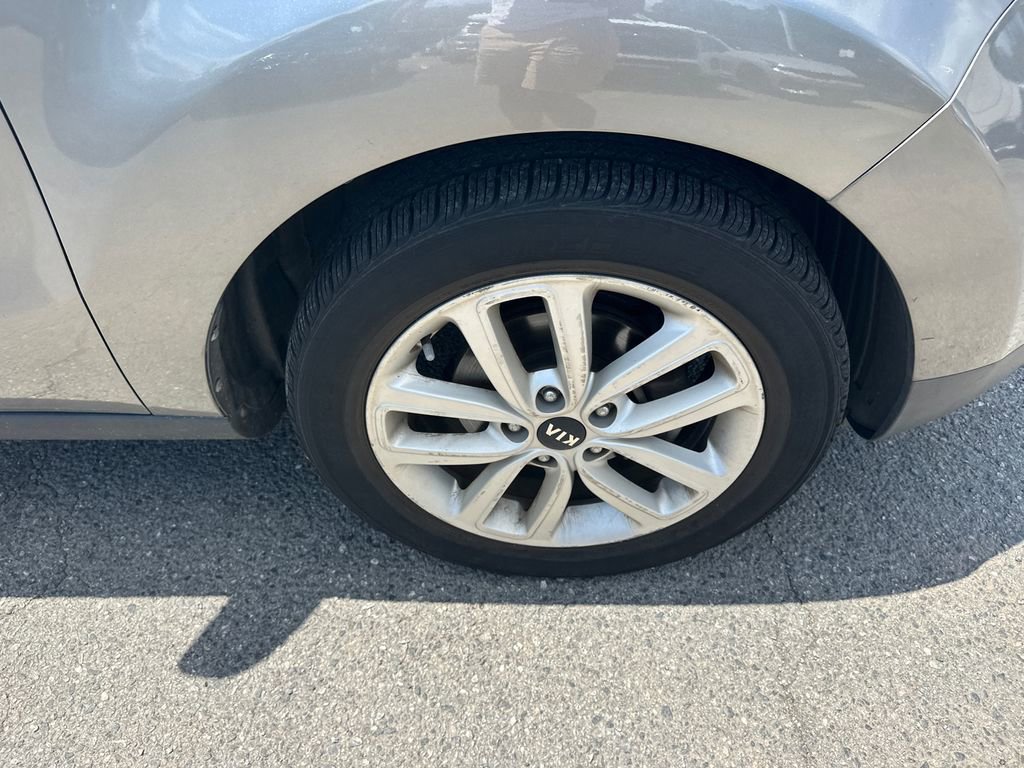 Used 2019 Kia Soul + FWD image 12