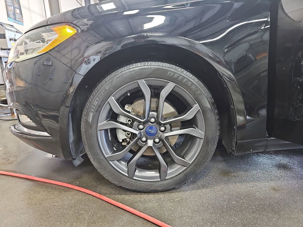 Used 2018 Ford Fusion SE w/ Equipment Group 201A image 31