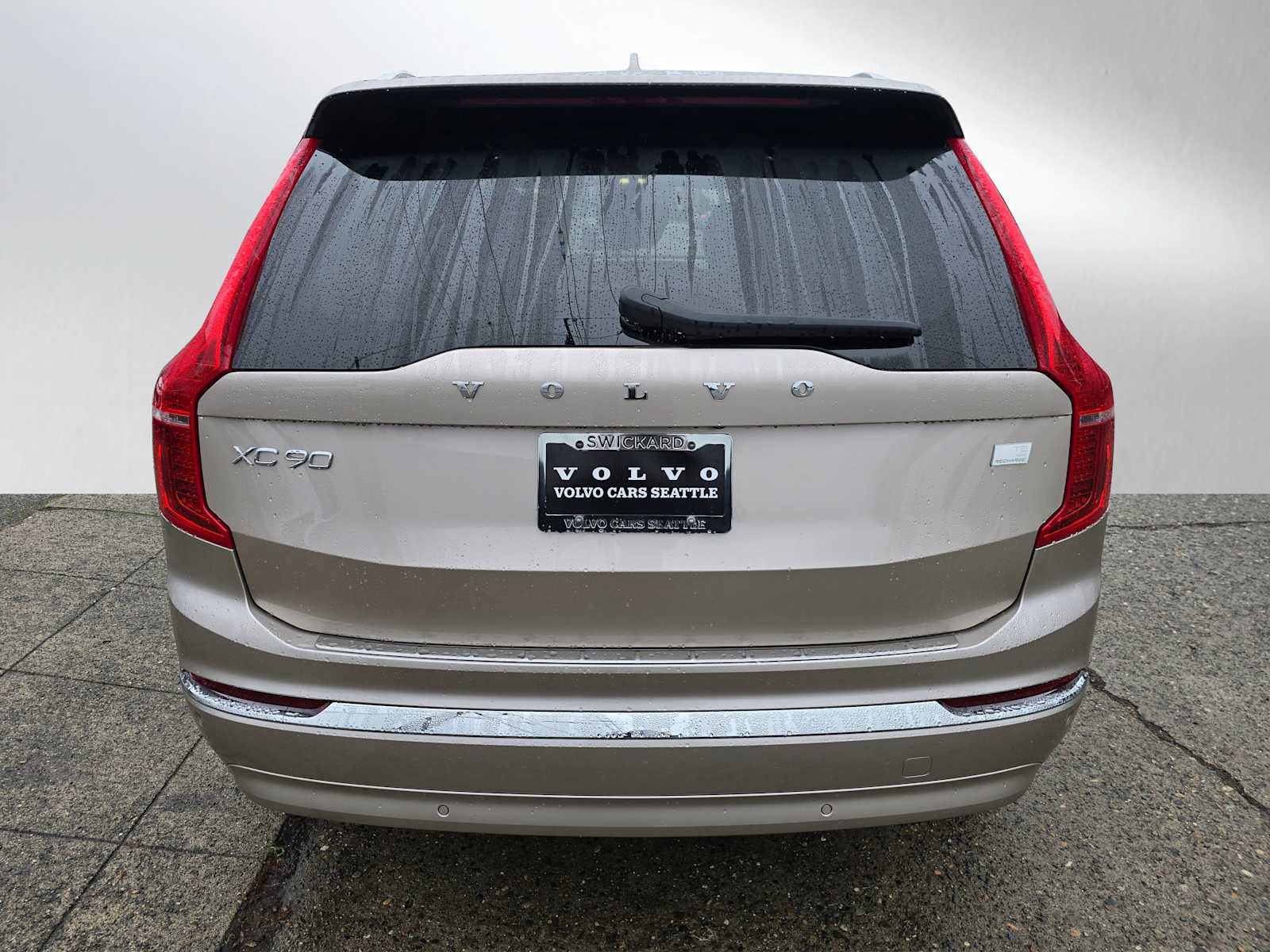 Certified 2023 Volvo XC90 T8 Plus w/ Protection Package Premier image 4