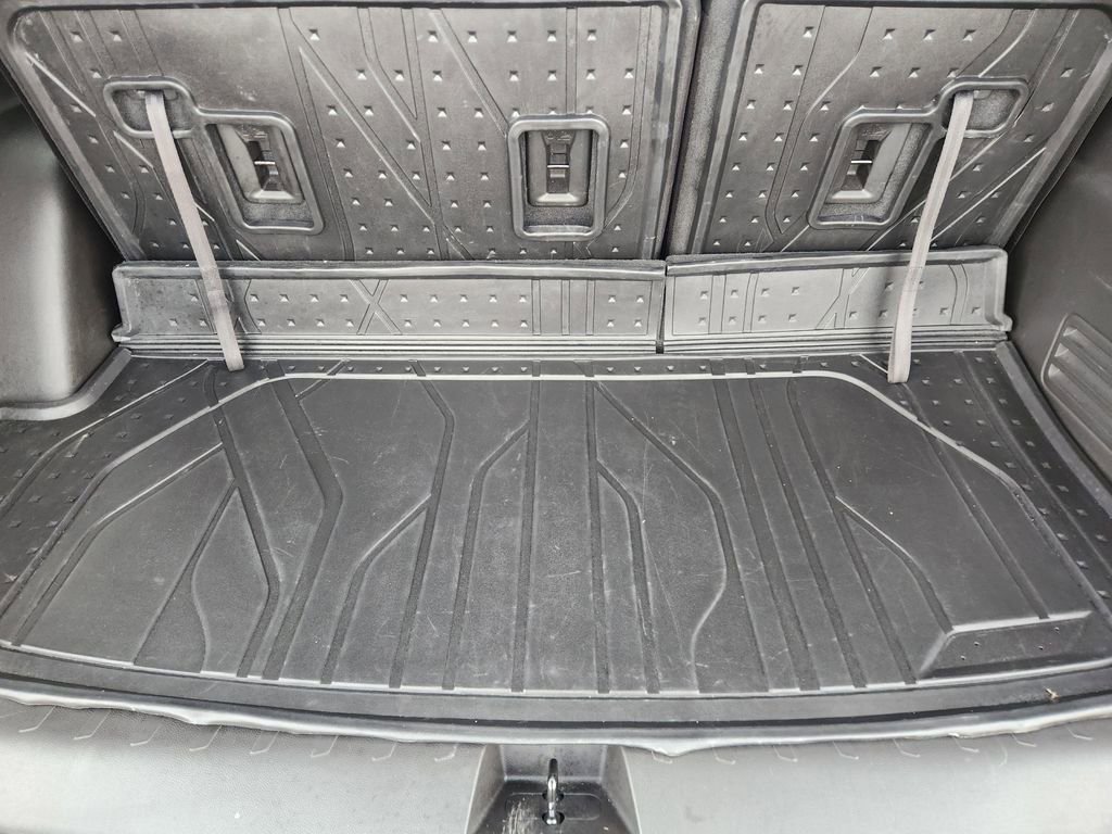 Used 2023 Chevrolet Traverse RS w/ LPO, Floor Liner Package image 38