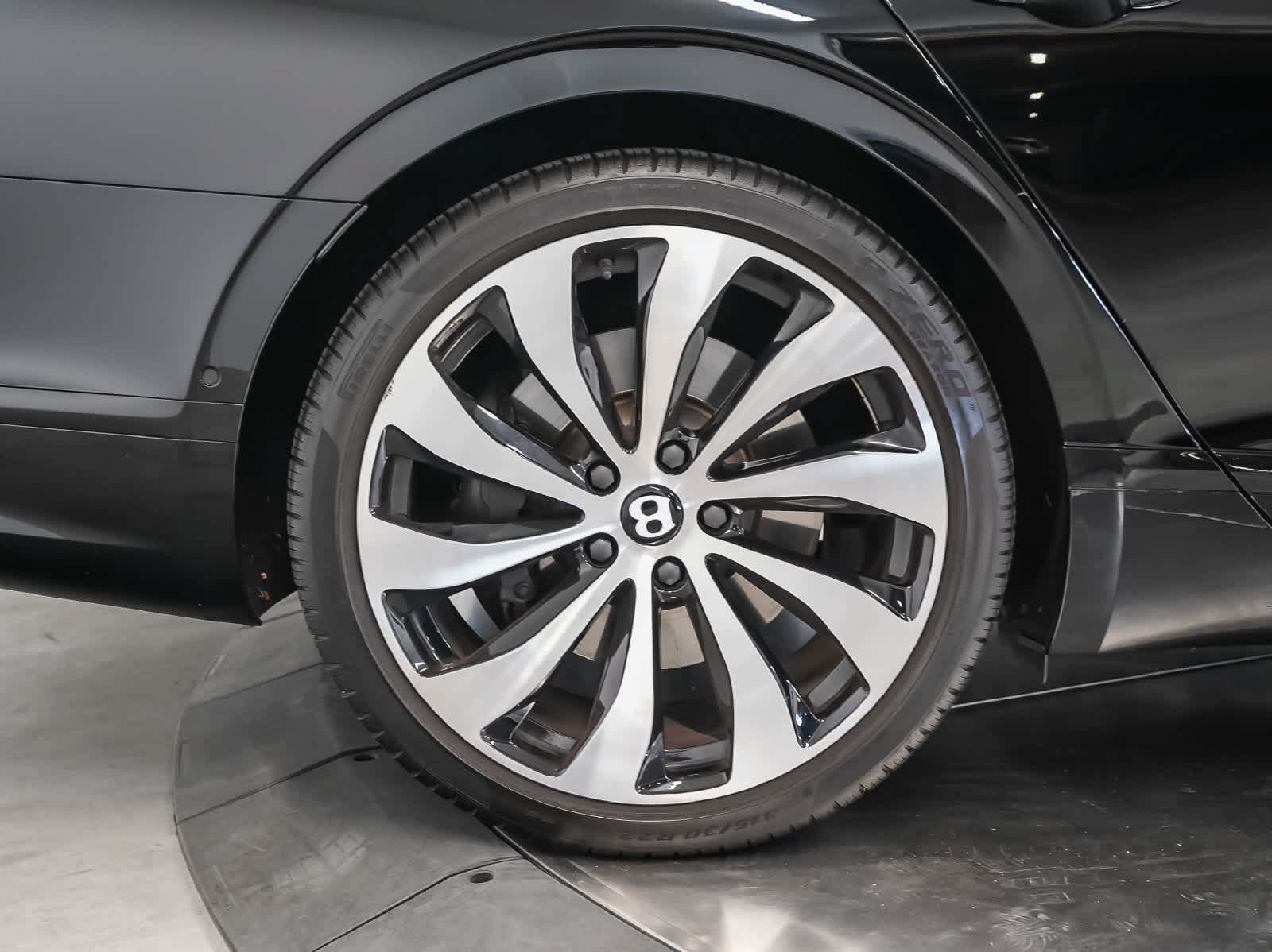 Used 2022 Bentley Flying Spur V8 AWD/4WD image 12