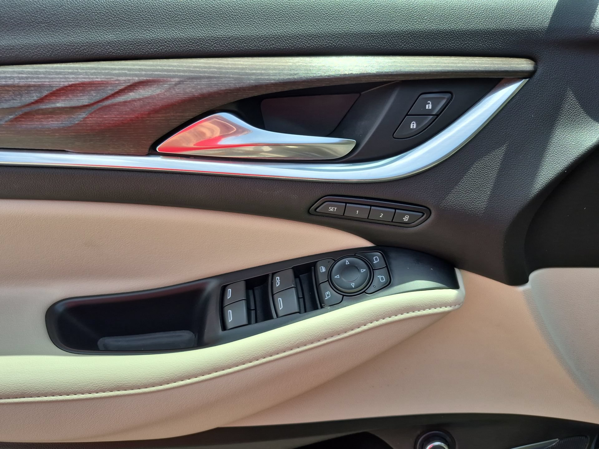 Certified 2022 Buick Enclave Avenir w/ Avenir Technology Package AWD/4WD image 25