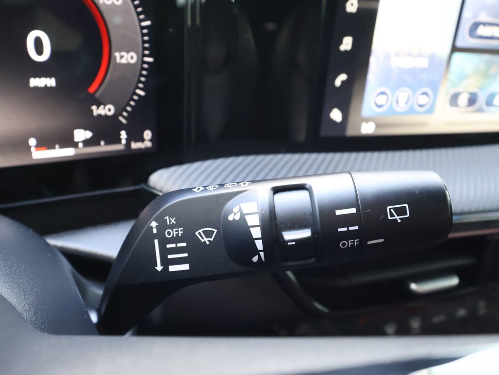 Used 2025 Nissan Kicks SR image 16