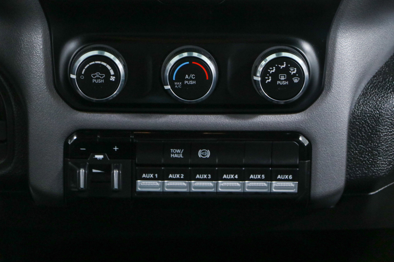 Used 2024 RAM 3500 SLT w/ Quick Order Package 2YG SLT image 19