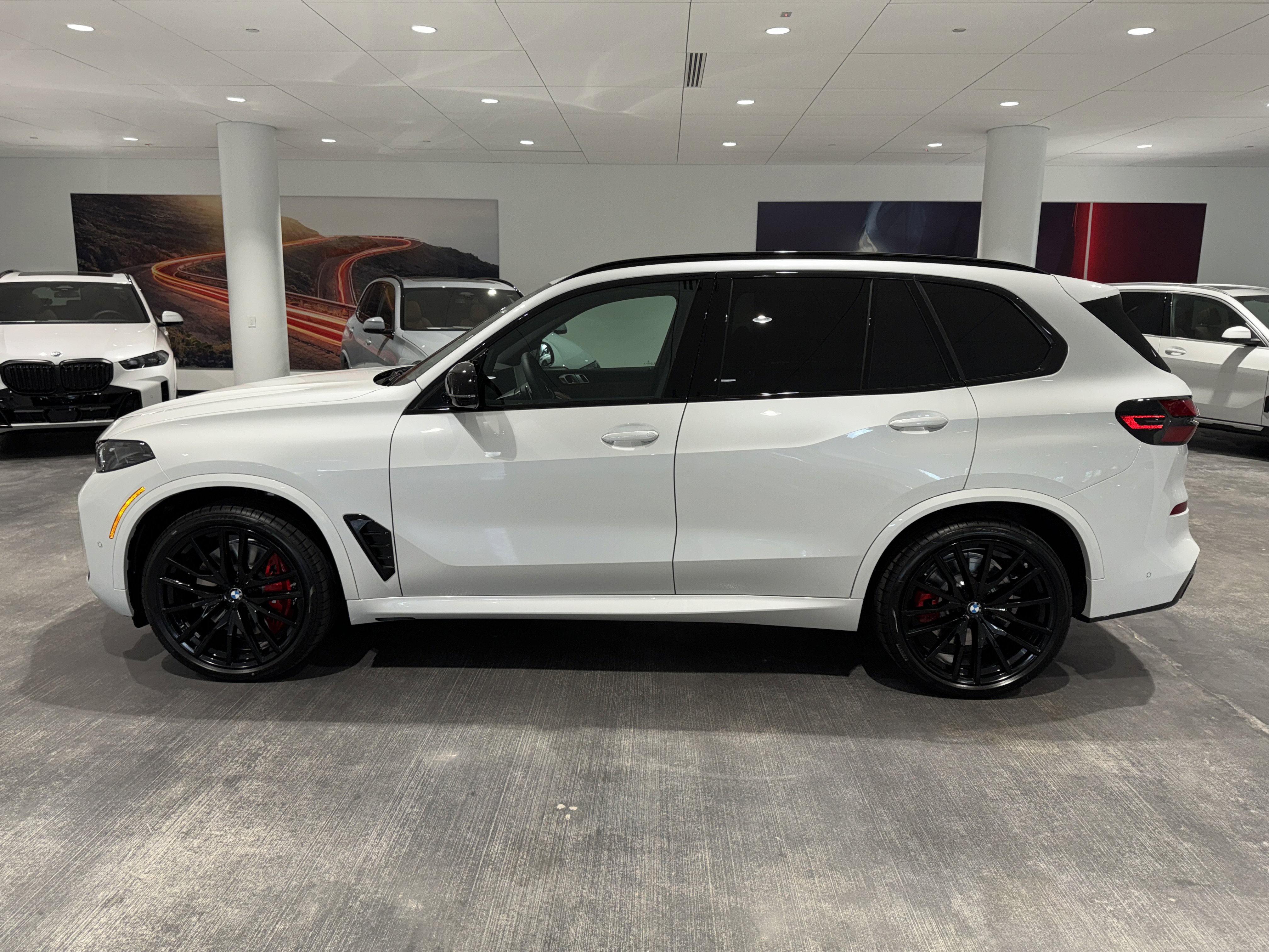 New 2026 BMW X5 M60i image 4