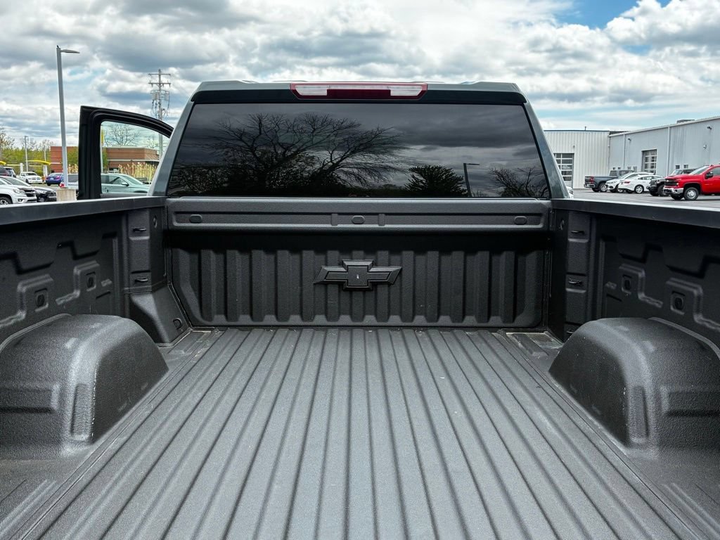 Used 2025 Chevrolet Silverado 1500 LTZ AWD/4WD image 31