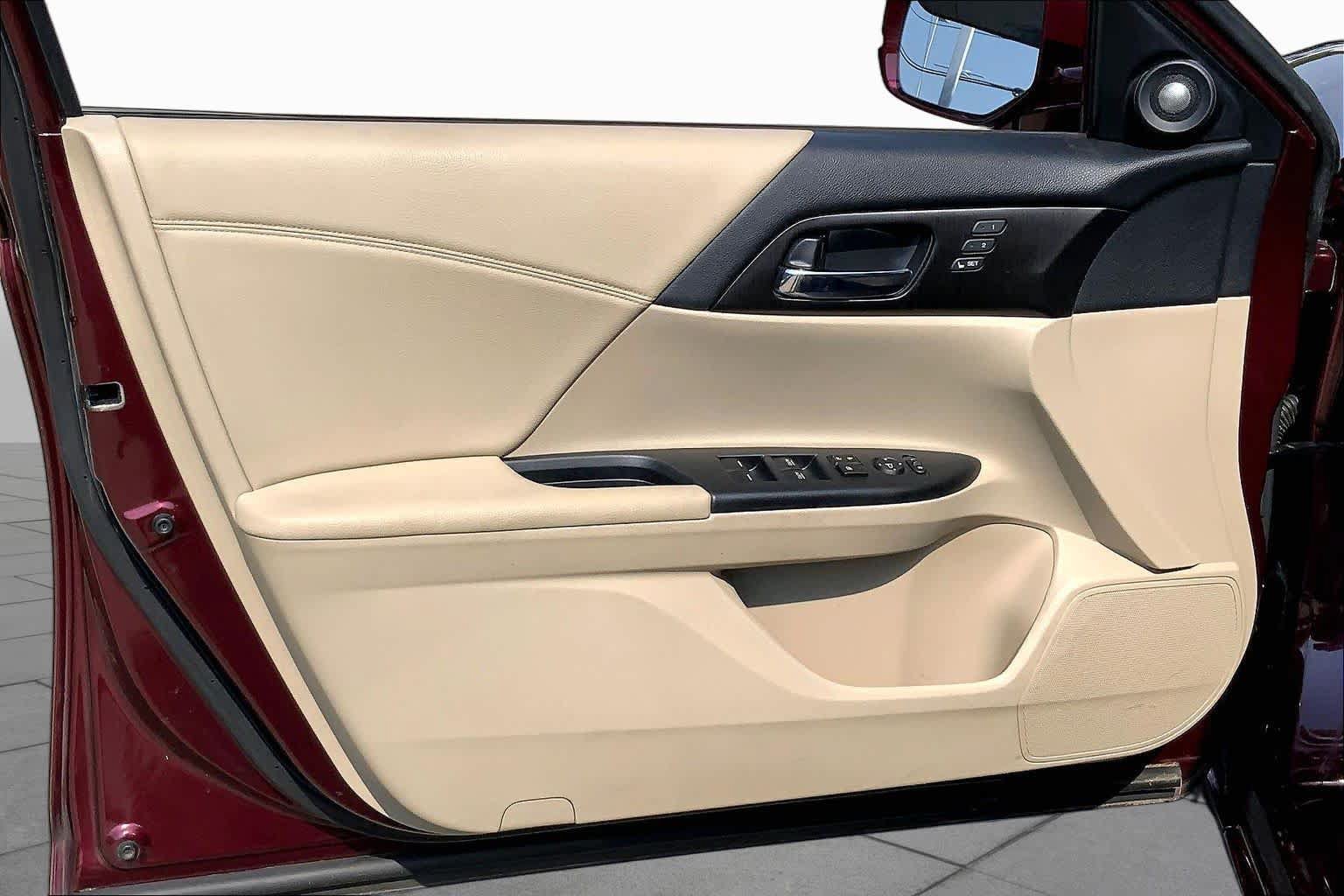 Used 2015 Honda Accord EX-L image 20