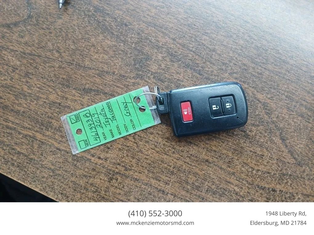 Used 2017 Toyota Tacoma TRD Off-Road w/ Tow Package (A/T) image 31