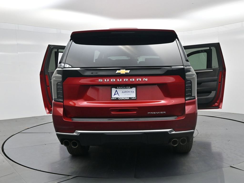 Used 2025 Chevrolet Suburban Premier image 24