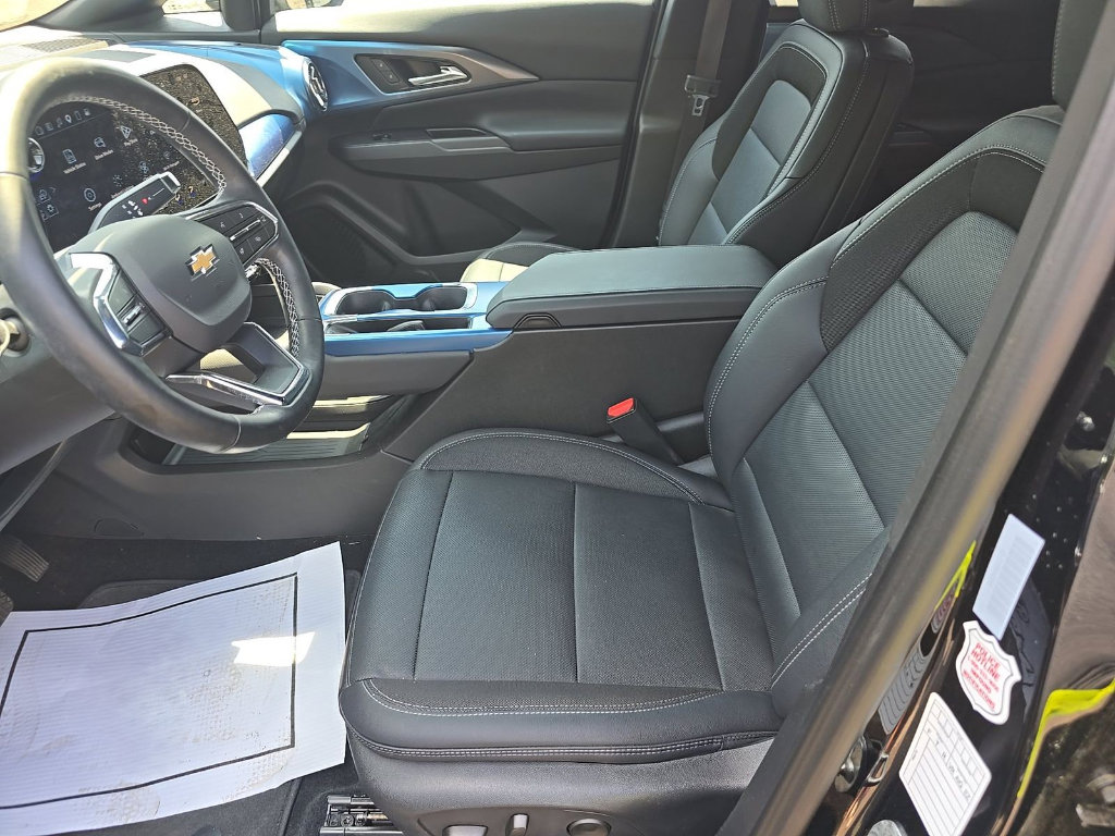 Used 2025 Chevrolet Equinox EV LT w/ Convenience Package FWD image 5