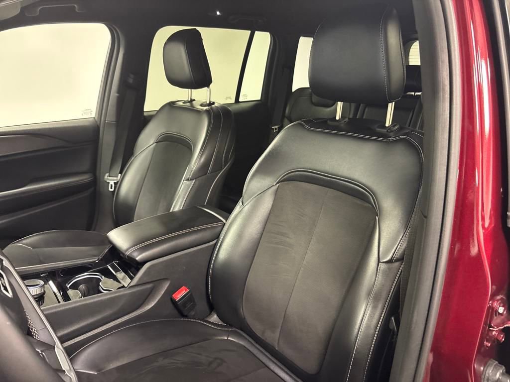 Used 2023 Jeep Grand Cherokee Altitude image 23