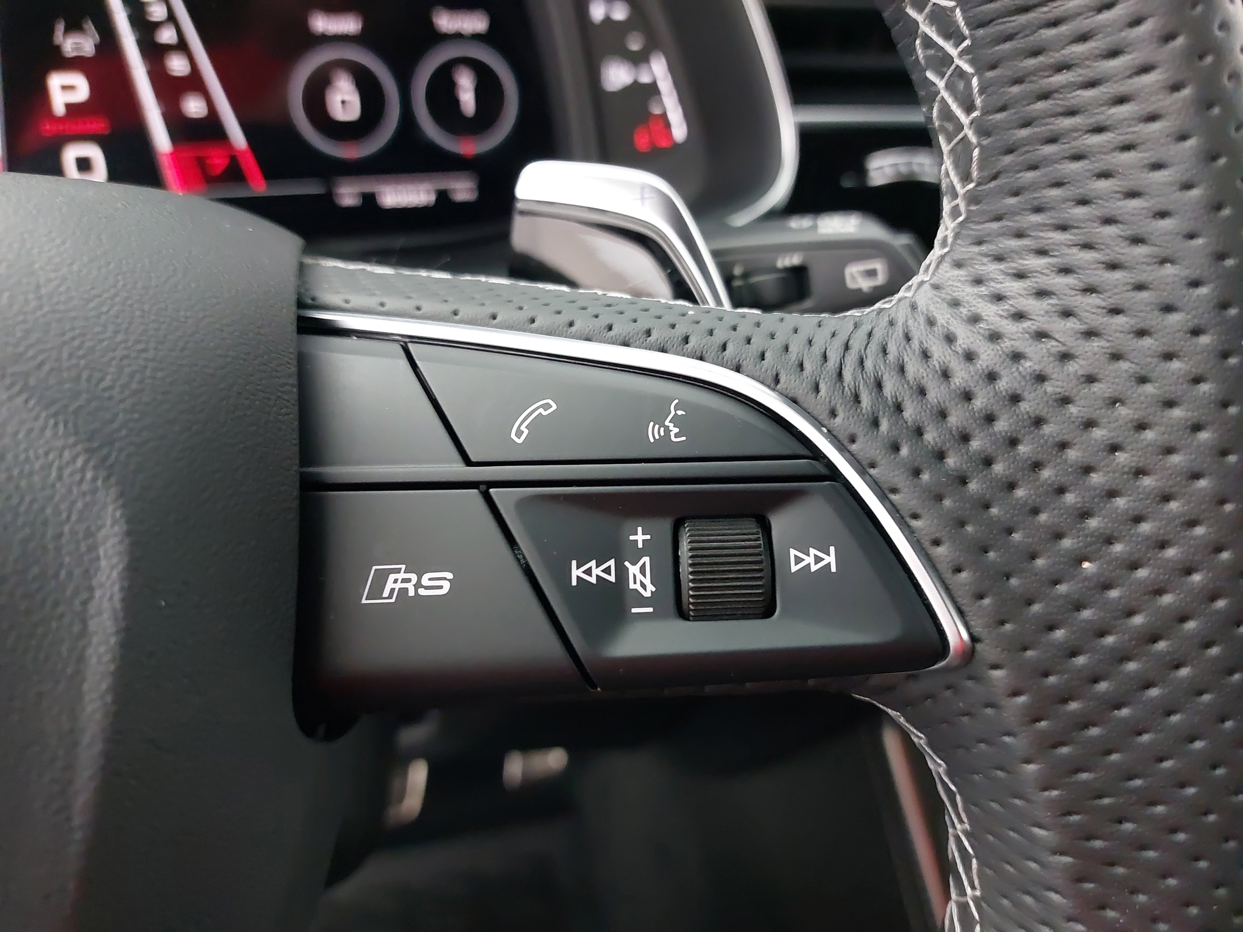 Used 2022 Audi RS Q8 4.0T image 20