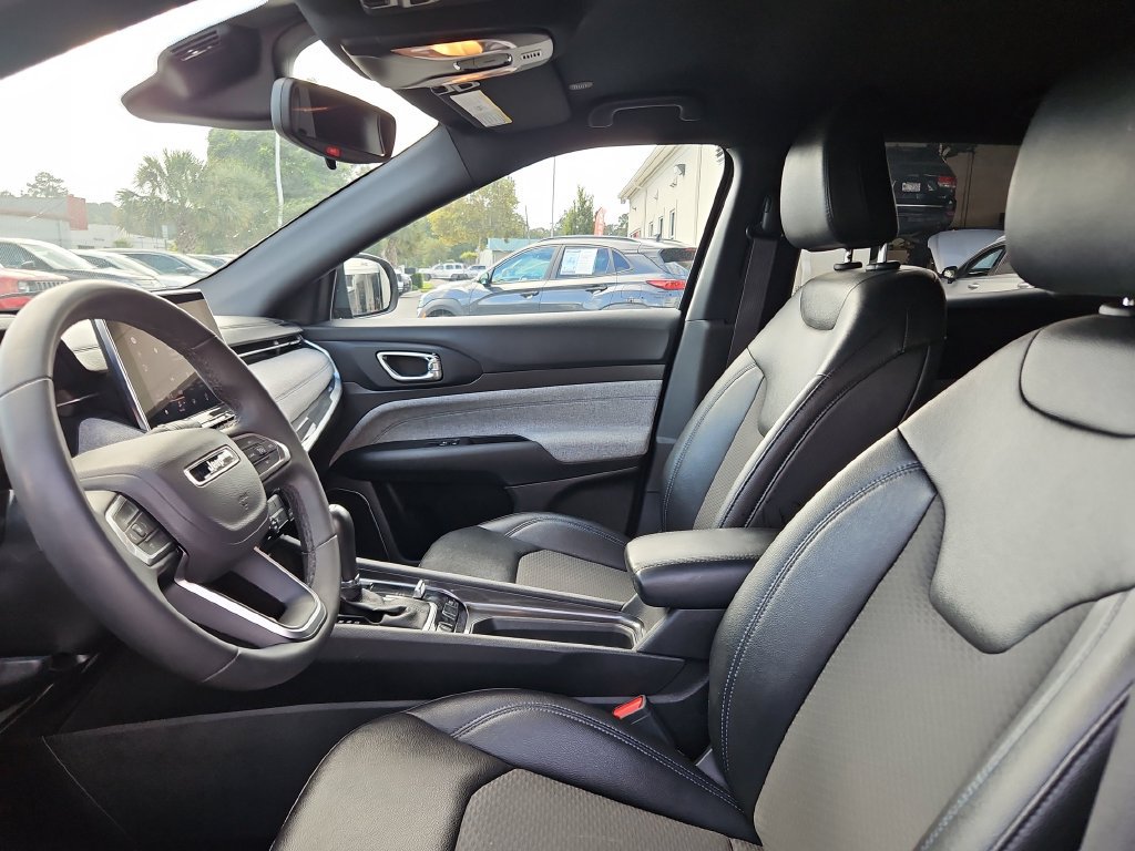 Used 2024 Jeep Compass Latitude AWD/4WD image 20