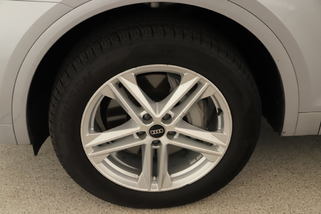 Certified 2024 Audi Q5 e Premium Plus w/ Premium Plus Package AWD/4WD image 33