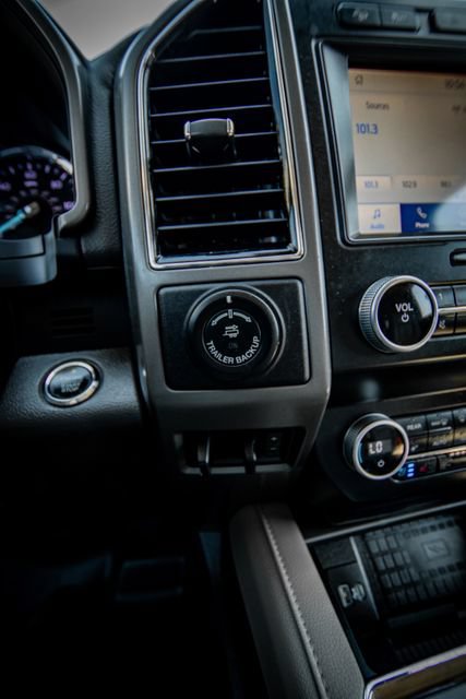 Used 2021 Ford Expedition XLT AWD/4WD image 39