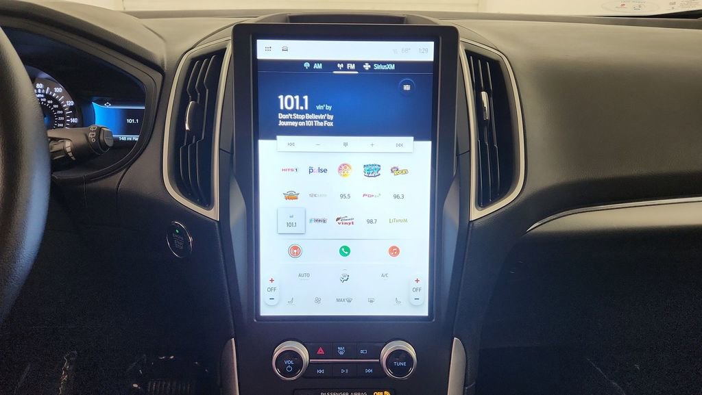 Used 2022 Ford Edge SEL image 13