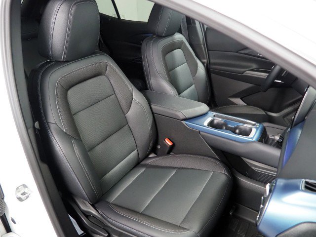 Used 2024 Chevrolet Equinox EV LT image 2