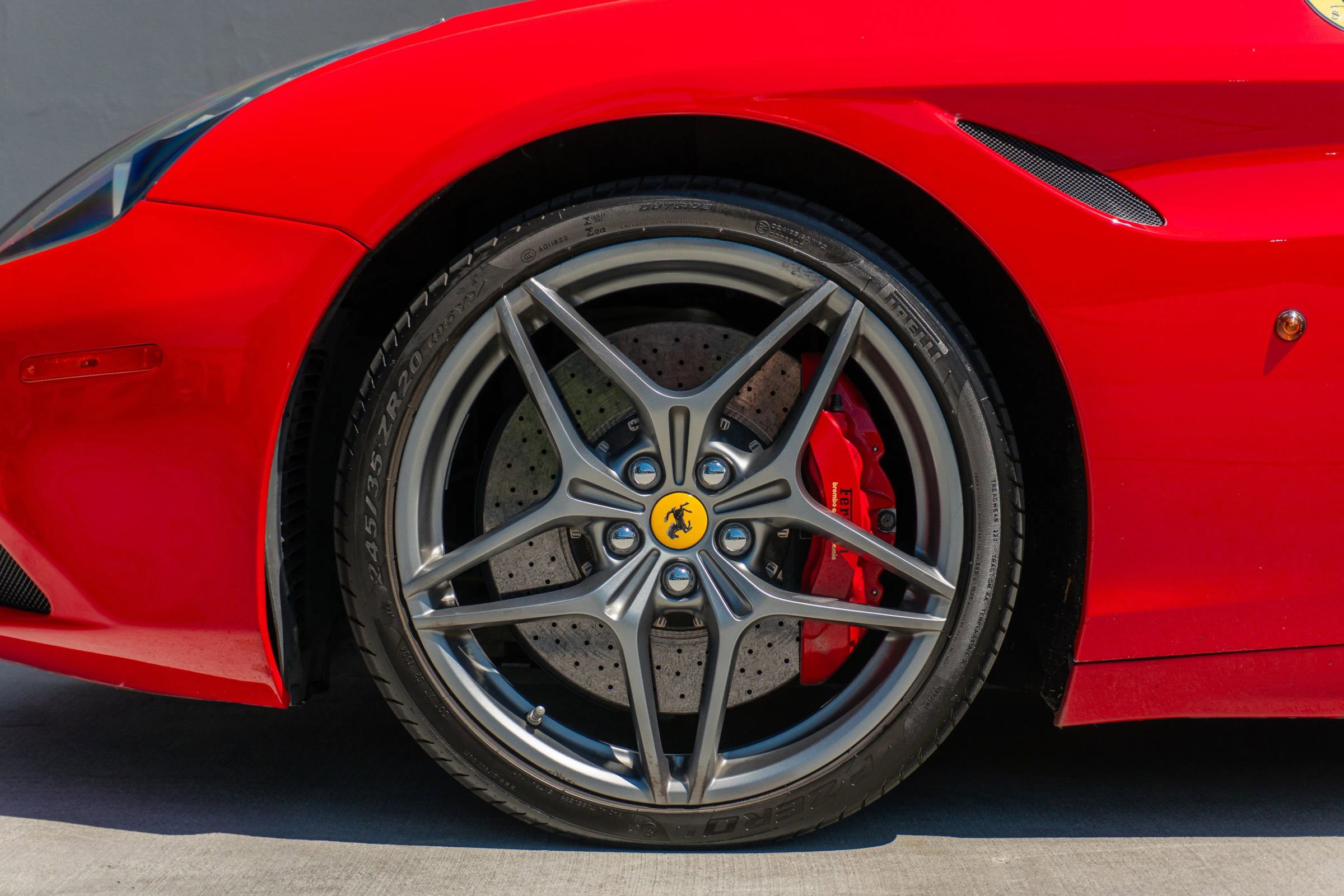 Used 2017 Ferrari California T image 19