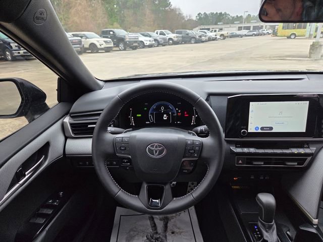 Used 2025 Toyota Camry SE image 21