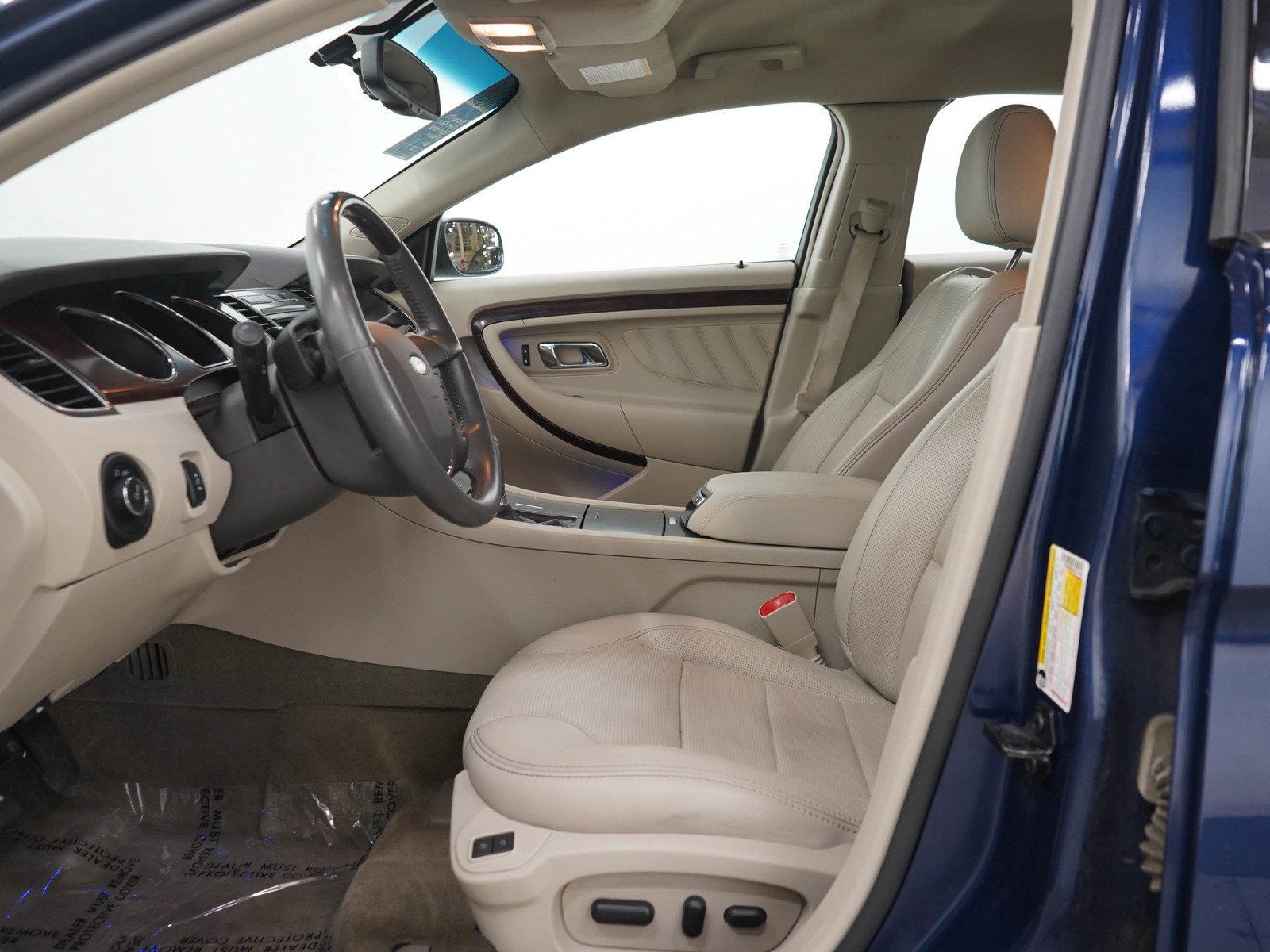 Used 2012 Ford Taurus Limited FWD image 22