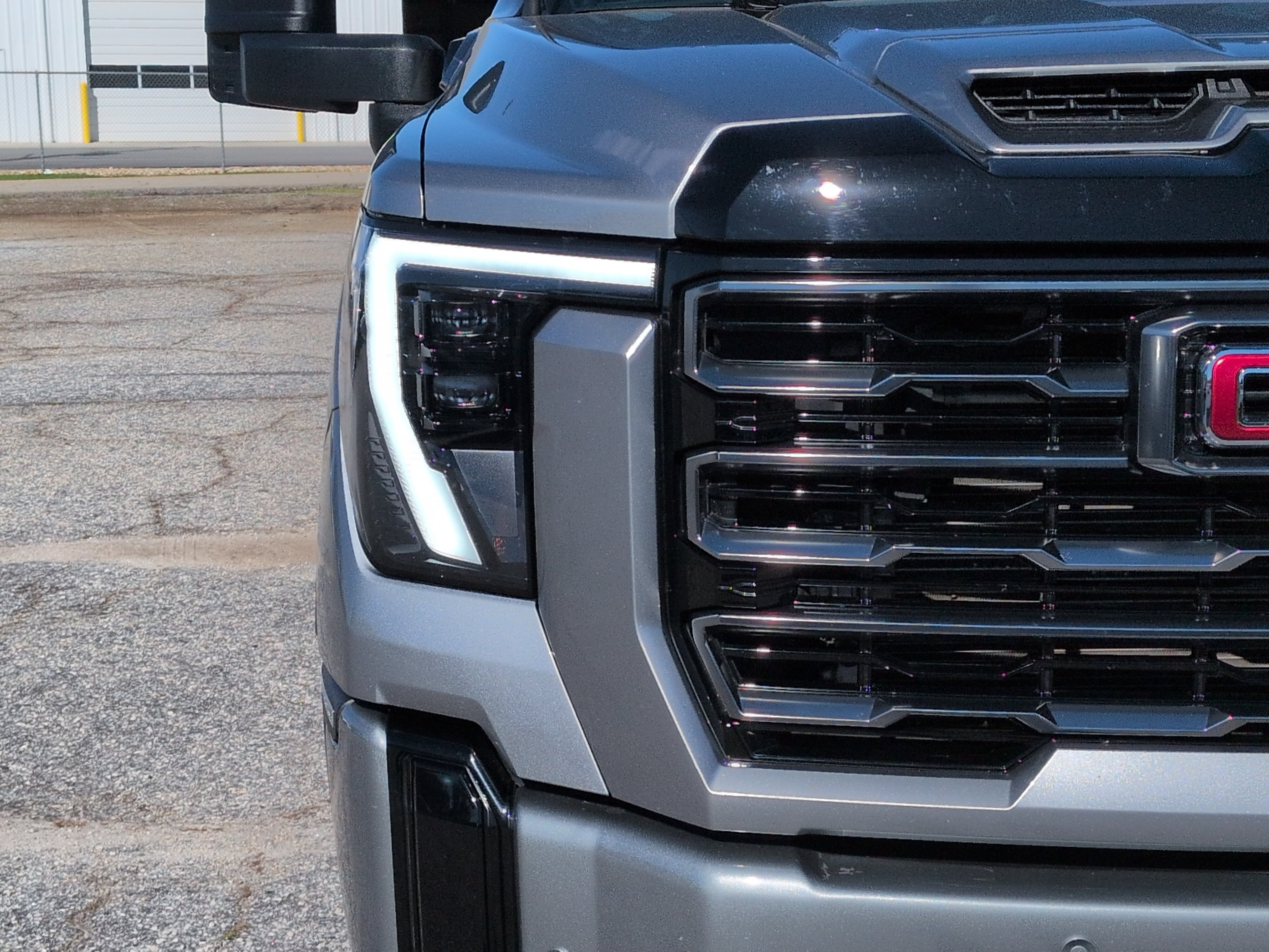 Used 2025 GMC Sierra 2500 AT4 w/ AT4 Premium Plus Package AWD/4WD image 8