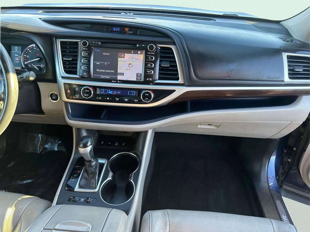 Used 2014 Toyota Highlander Limited w/ Driver Technology Package image 7