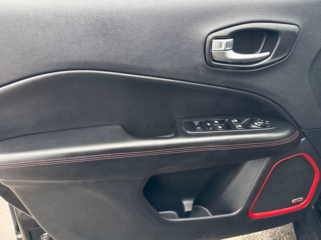 Used 2019 Jeep Compass Trailhawk w/ Leather Interior Group image 14