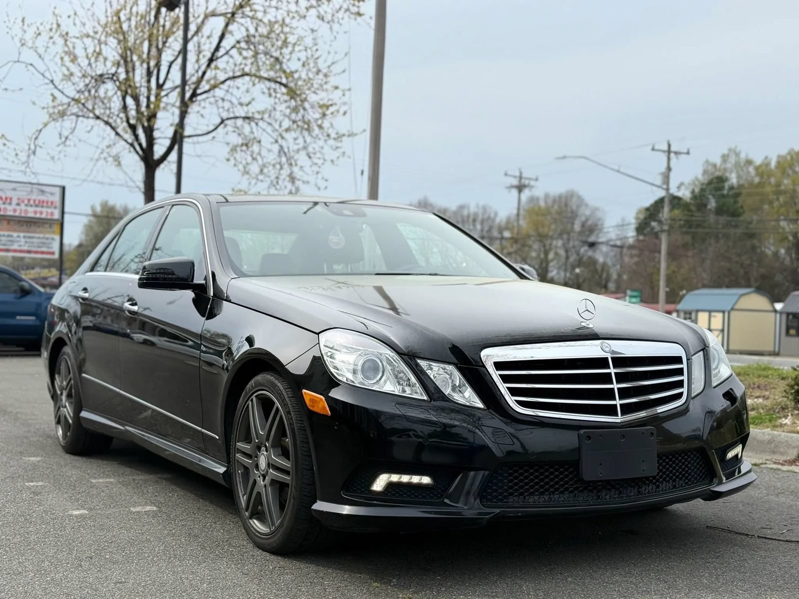Used 2010 Mercedes-Benz E 350 4MATIC Sedan image 8