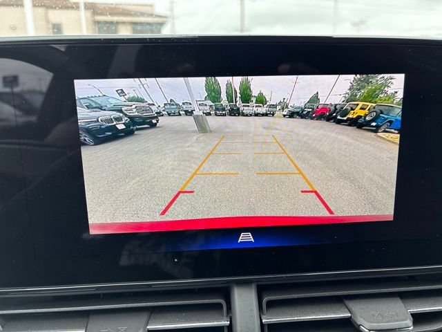 Used 2025 Chevrolet Trax LT w/ Sunroof Package FWD image 23