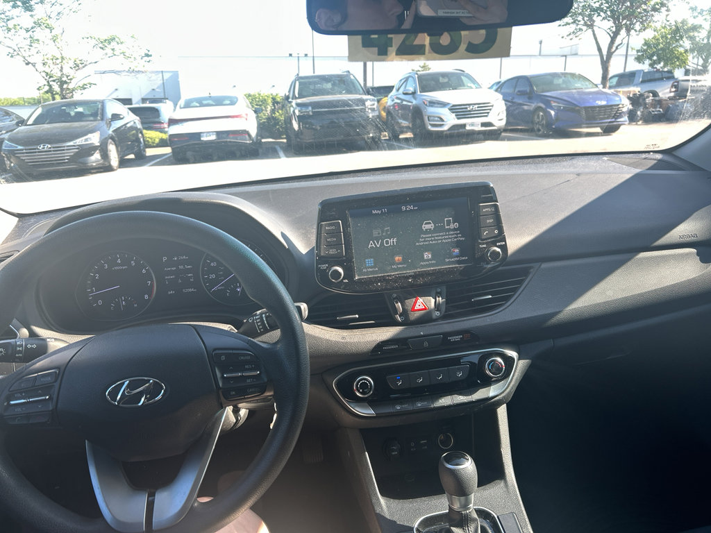 Used 2018 Hyundai Elantra GT FWD image 3