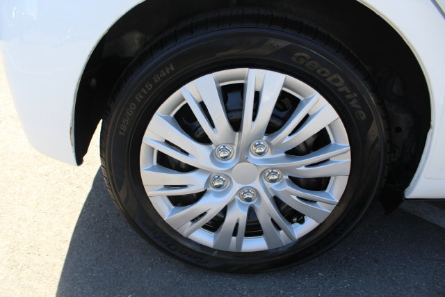 Used 2016 Toyota Yaris L FWD image 45