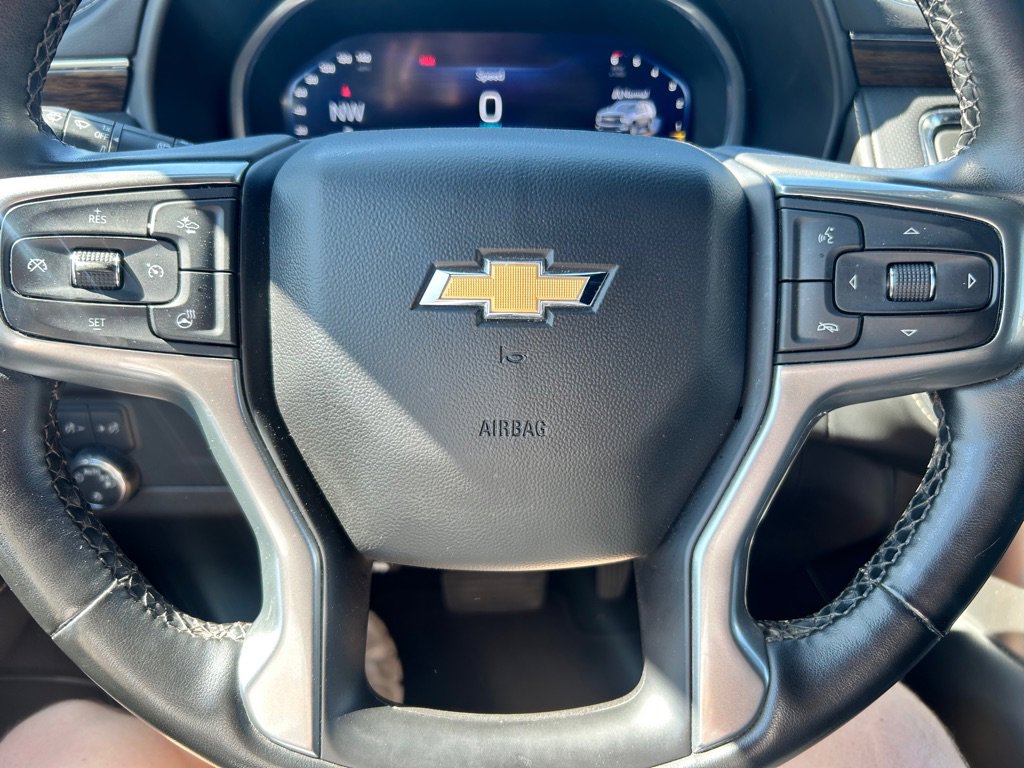 Used 2023 Chevrolet Suburban Premier image 14