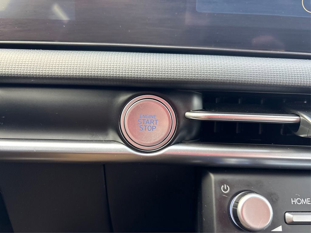 Certified 2025 Hyundai Tucson SE image 30