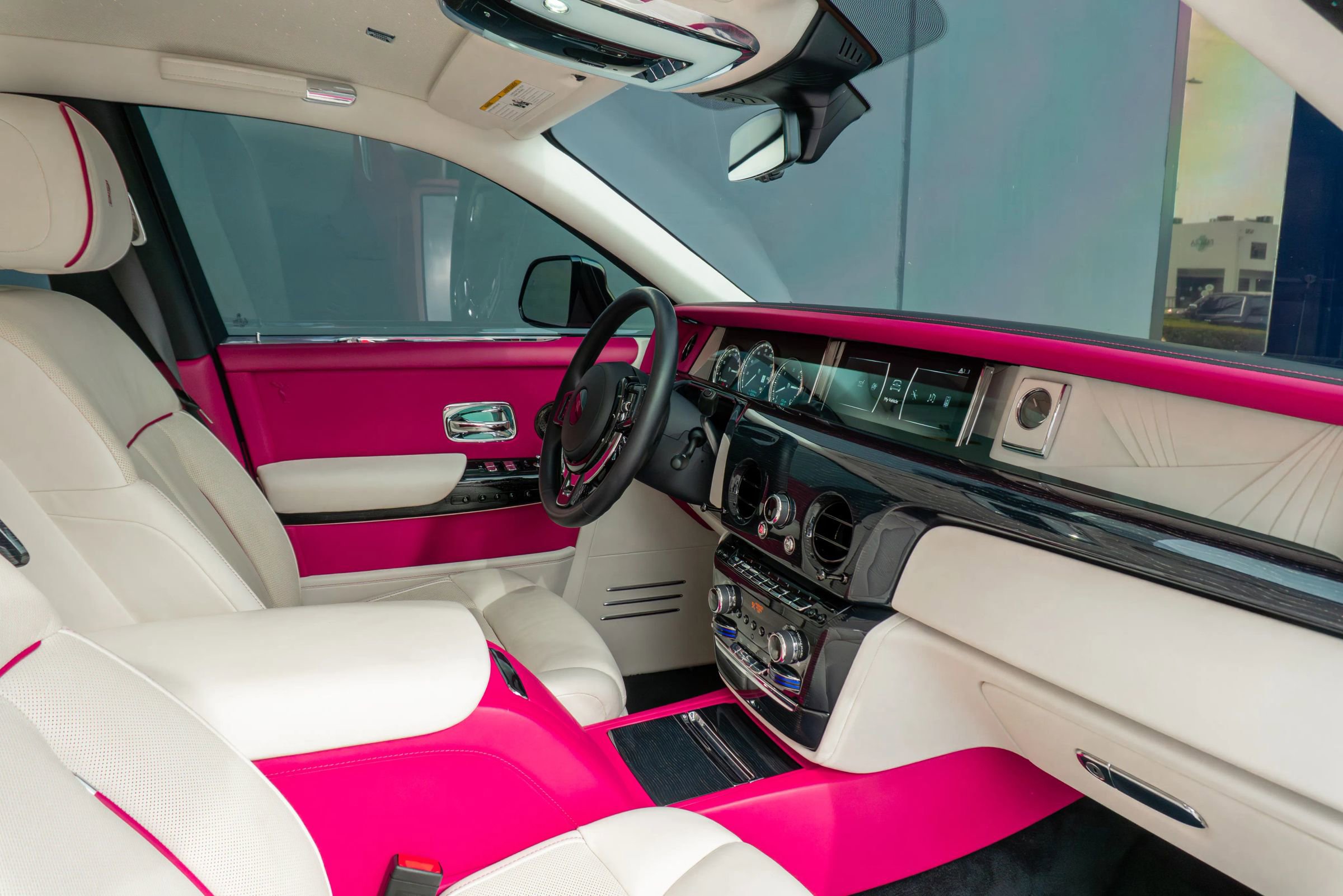 Used 2023 Rolls-Royce Phantom Sedan image 66