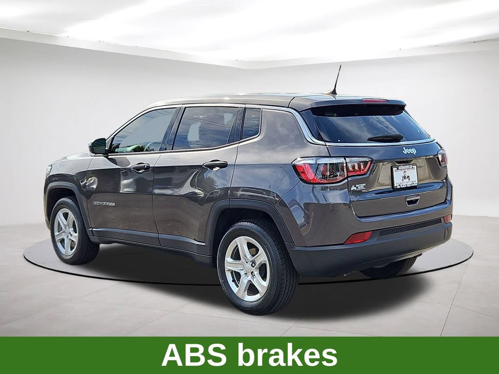 Used 2023 Jeep Compass Sport AWD/4WD image 5