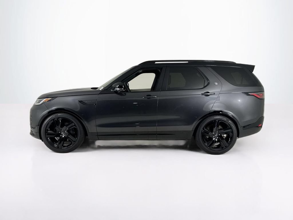 Used 2024 Land Rover Discovery Dynamic SE AWD/4WD image 2