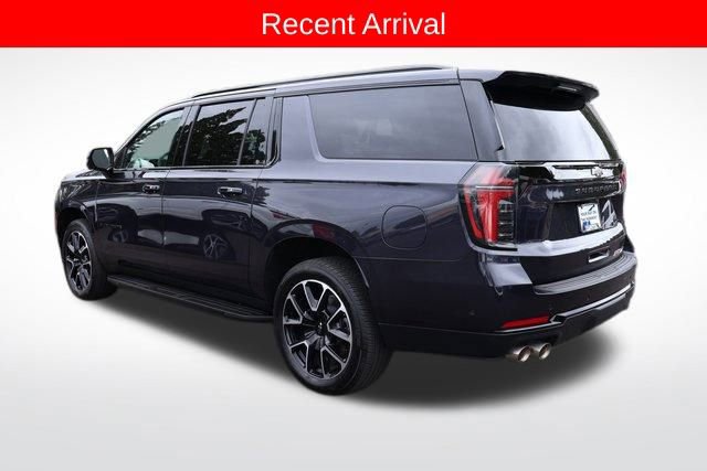 Used 2025 Chevrolet Suburban RST image 5