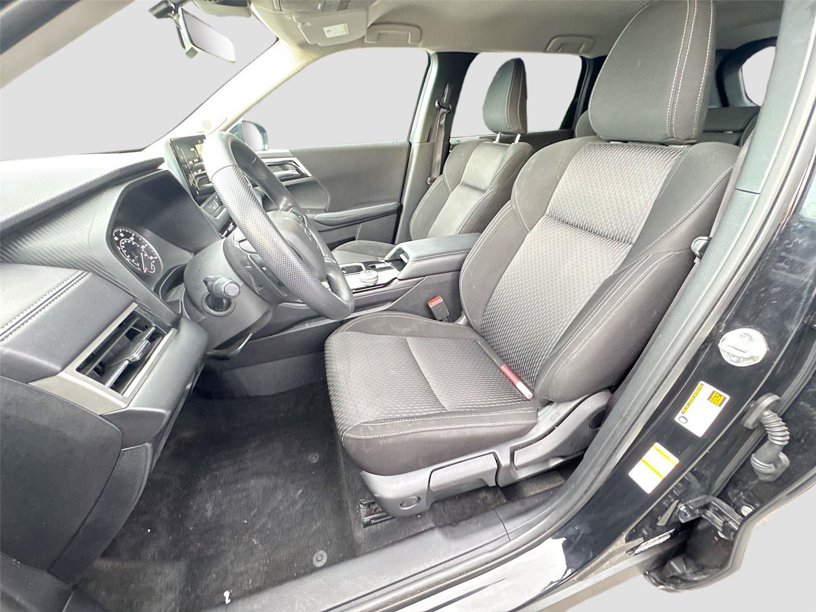 Used 2025 Mitsubishi Outlander ES FWD image 8