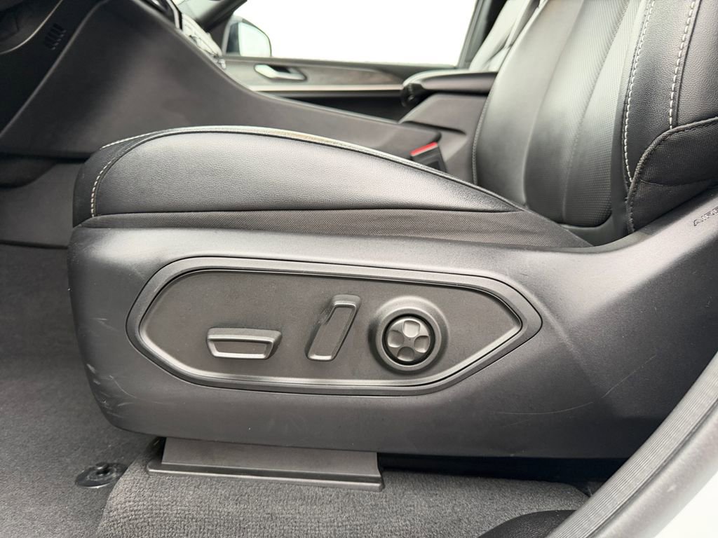 Used 2024 Jeep Grand Cherokee L Limited w/ Luxury Tech Group II image 10