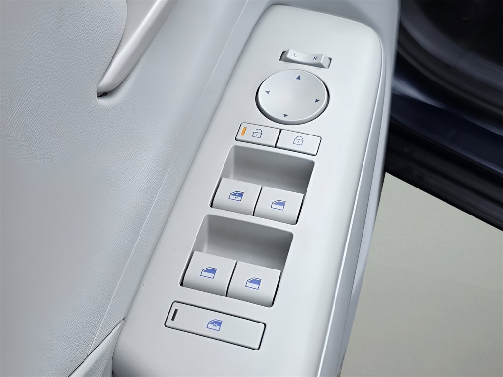 Used 2024 Hyundai Kona SEL image 18