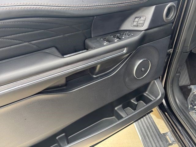 Used 2021 Ford Expedition Platinum RWD image 12