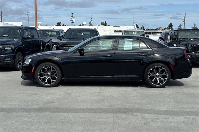 Used 2018 Chrysler 300 S w/ 300S Premium Group 2 image 9