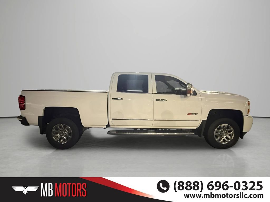 Used 2018 Chevrolet Silverado 3500 LTZ AWD/4WD image 4