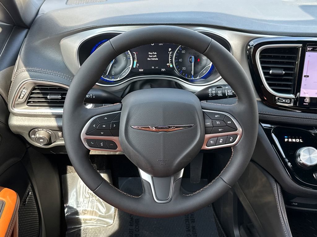 New 2026 Chrysler Pacifica Pinnacle image 25