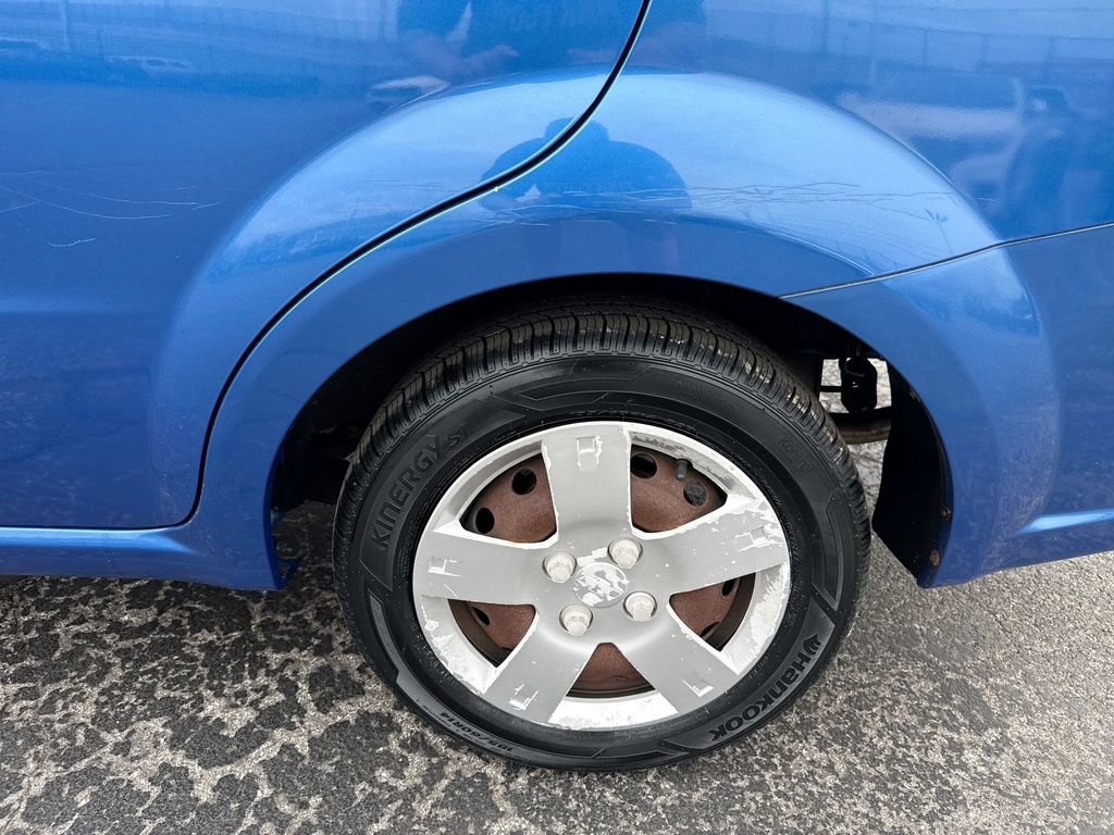 Used 2010 Chevrolet Aveo LT image 31