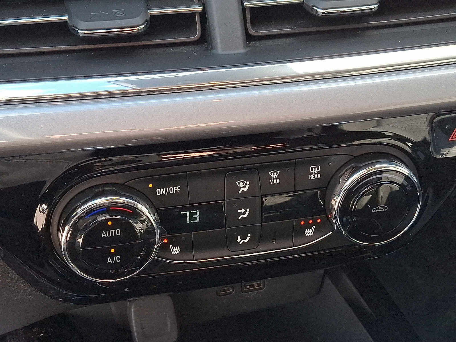 Used 2024 Chevrolet Trax LT w/ Driver Confidence Package image 16