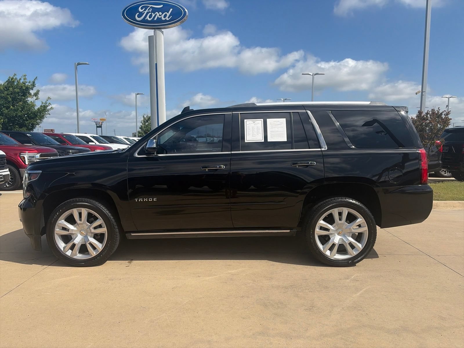 Used 2019 Chevrolet Tahoe Premier AWD/4WD image 2