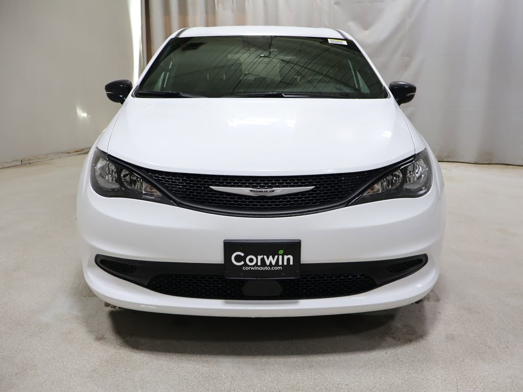 New 2026 Chrysler Voyager LX video 2