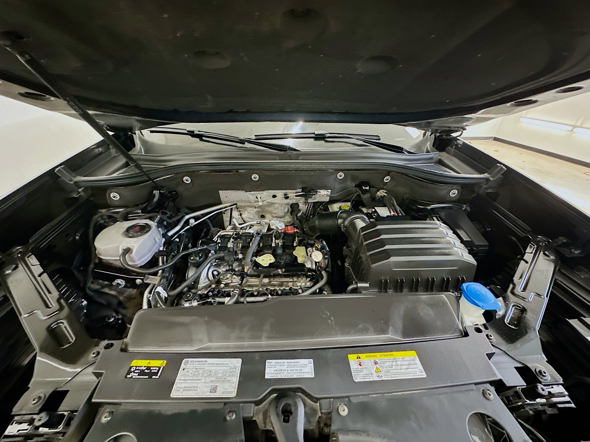 Used 2024 Volkswagen Atlas Cross Sport SE image 35